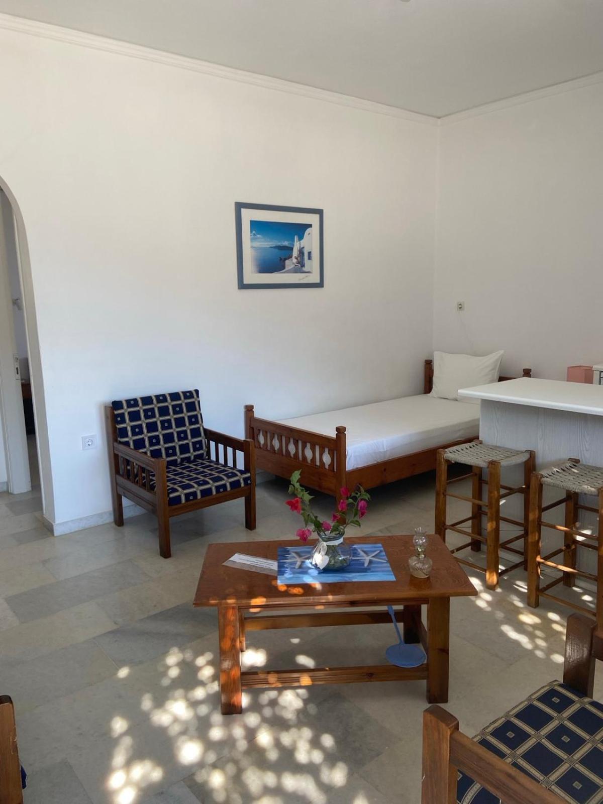 Flora'S Apartments Apollon  Ngoại thất bức ảnh